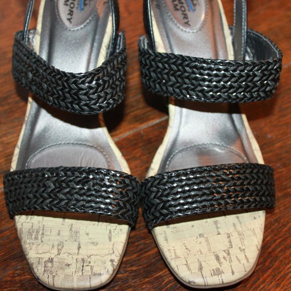 LIMITED SALE:  Life Stride Velocity with Memory Foam Wedge (Persona) Size 8.5M - Picture 7 of 7